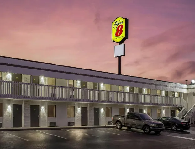 Super 8 by Wyndham Brownsburg hotel detail image 2