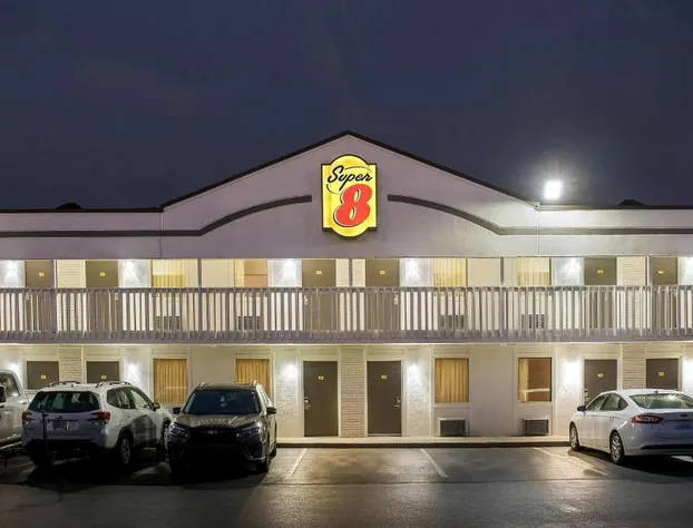 Super 8 by Wyndham Brownsburg hotel detail image 4