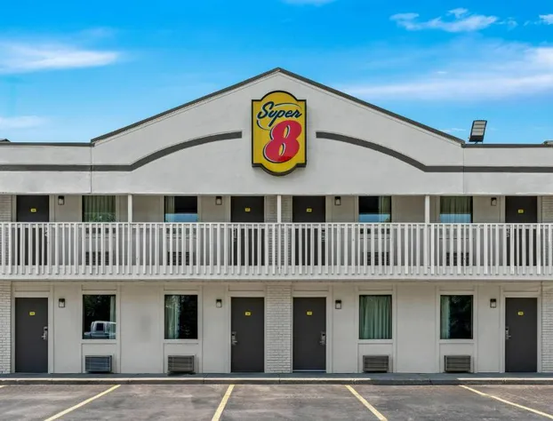 Super 8 by Wyndham Brownsburg hotel detail image 1