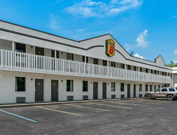 Super 8 by Wyndham Brownsburg hotel detail image 3