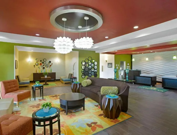 La Quinta Inn & Suites by Wyndham Pearsall hotel detail image 3