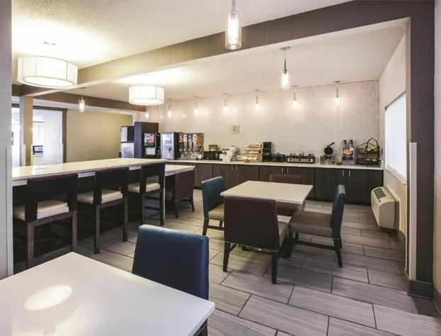 La Quinta Inn by Wyndham Indianapolis North at Pyramids hotel detail image 2
