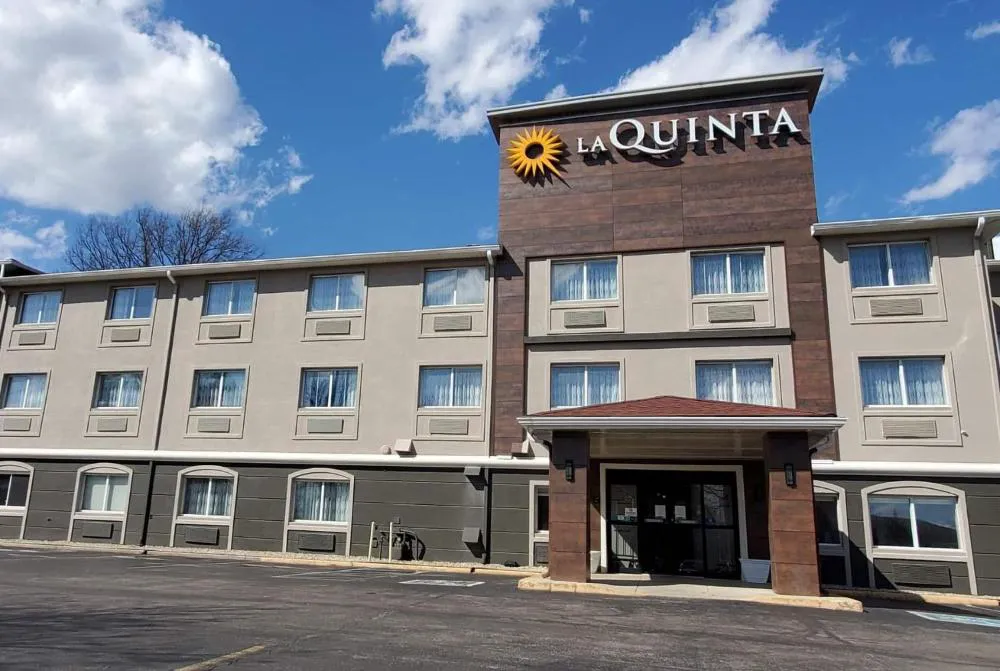 La Quinta Inn by Wyndham Indianapolis North at Pyramids hotel hero