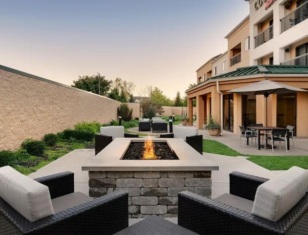 Courtyard by Marriott Indianapolis South hotel detail image 2