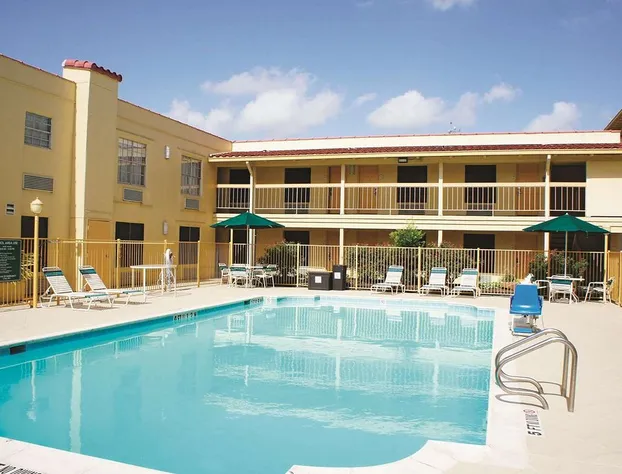 La Quinta Inn by Wyndham Houston Greenway Plaza Medical Area hotel detail image 3