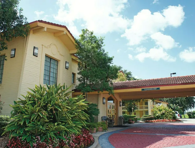 Baymont by Wyndham Houston La Porte hotel detail image 1