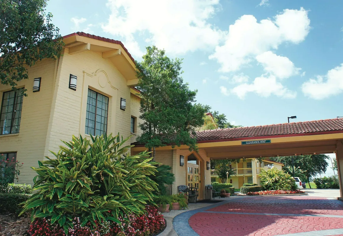 Baymont by Wyndham Houston La Porte hotel hero