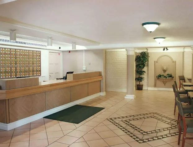 Baymont by Wyndham Houston La Porte hotel detail image 4