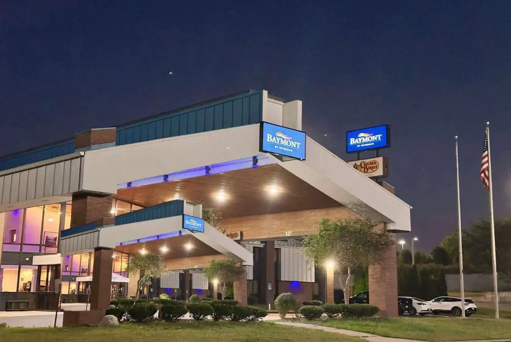Baymont by Wyndham Indianapolis South hotel hero