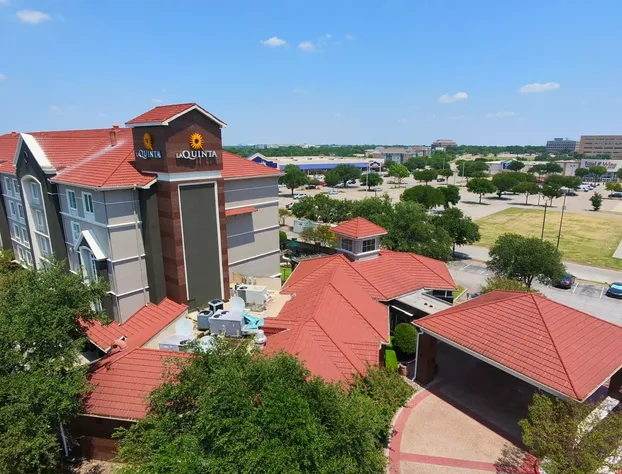 La Quinta Inn & Suites by Wyndham Dallas Arlington South hotel detail image 4