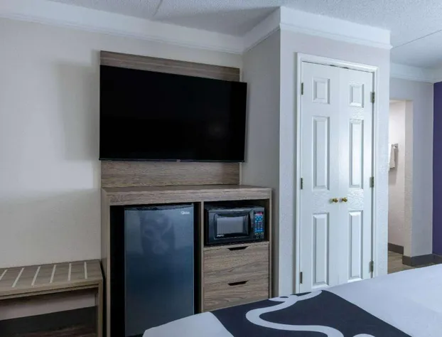 La Quinta Inn by Wyndham Kansas City Lenexa hotel detail image 3
