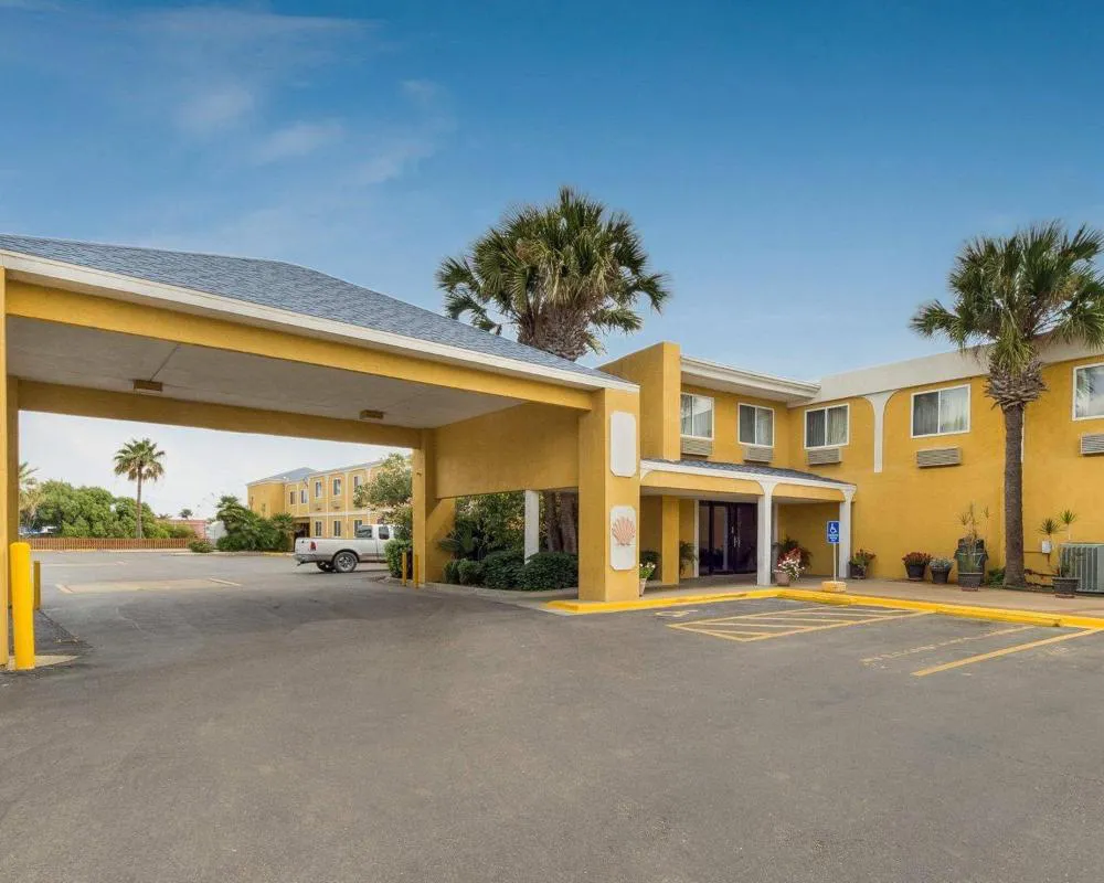 Quality Inn & Suites on the Beach hotel hero