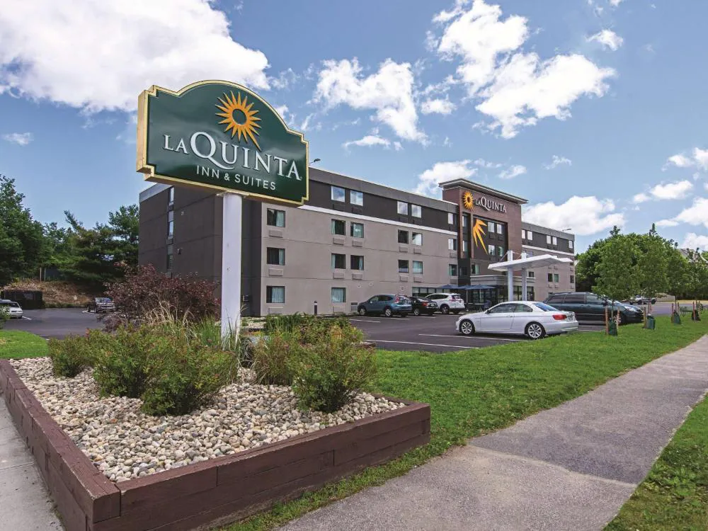 La Quinta Inn & Suites by Wyndham Portland DT/Maine Med hotel hero
