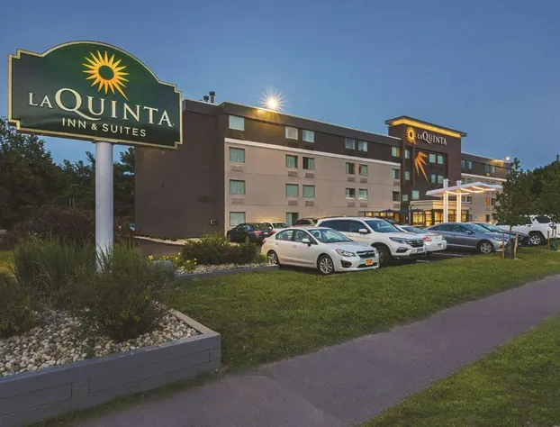 La Quinta Inn & Suites by Wyndham Portland DT/Maine Med hotel detail image 3