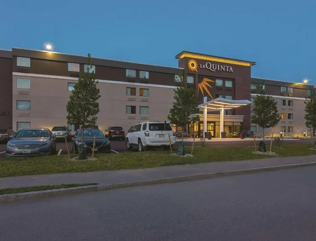 La Quinta Inn & Suites by Wyndham Portland DT/Maine Med hotel detail image 4