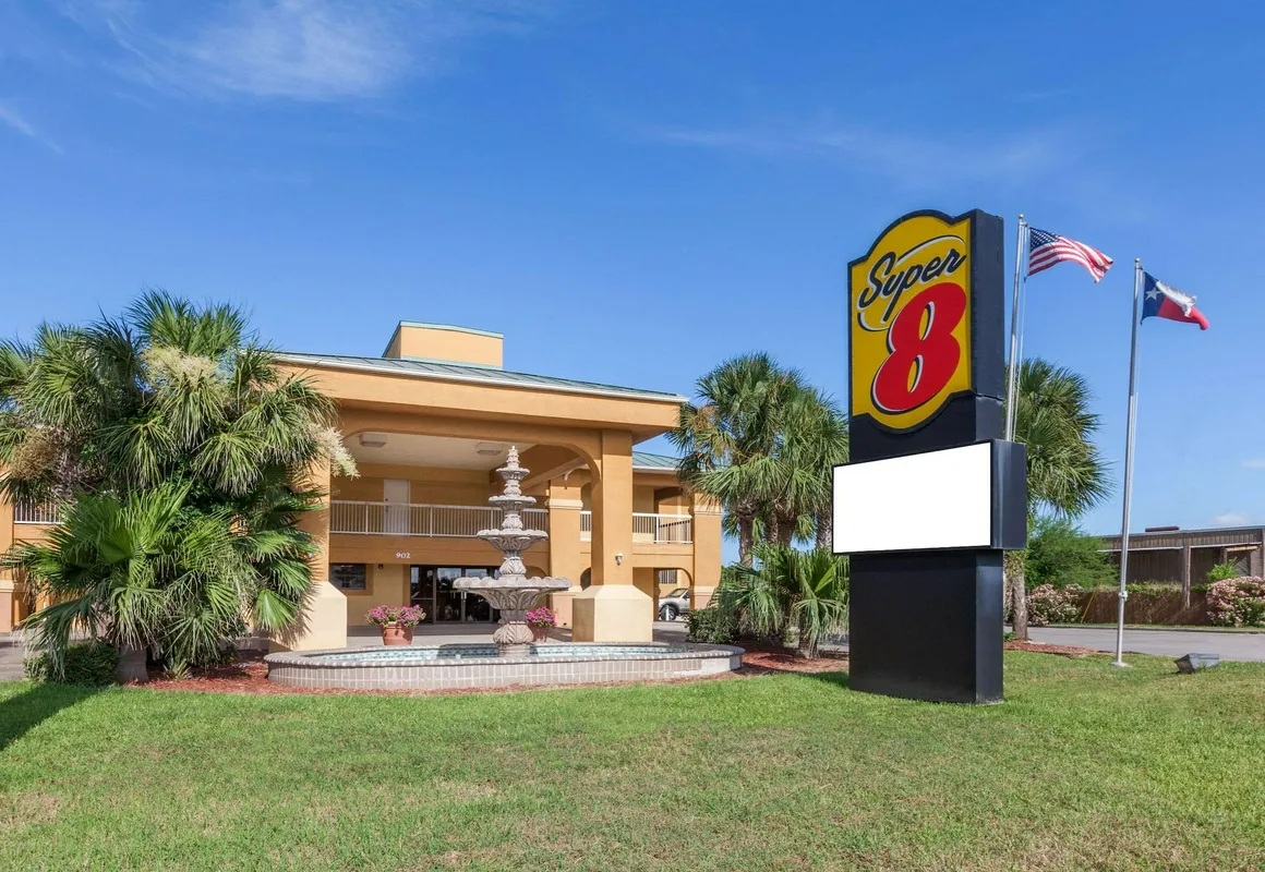 Super 8 by Wyndham Corpus Christi hotel hero