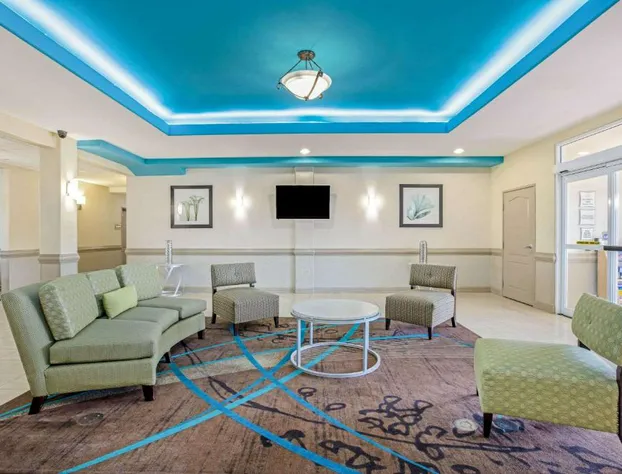 La Quinta Inn & Suites by Wyndham Corpus Christi Airport hotel detail image 2