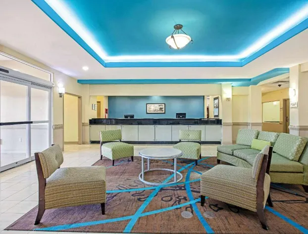 La Quinta Inn & Suites by Wyndham Corpus Christi Airport hotel detail image 3