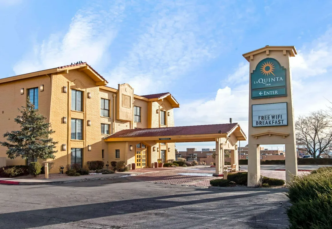 La Quinta Inn by Wyndham Santa Fe hotel hero