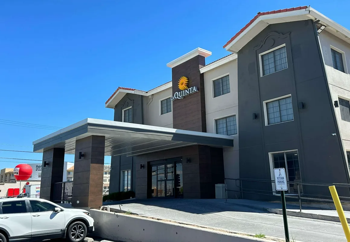 La Quinta Inn by Wyndham Albuquerque Airport hotel hero