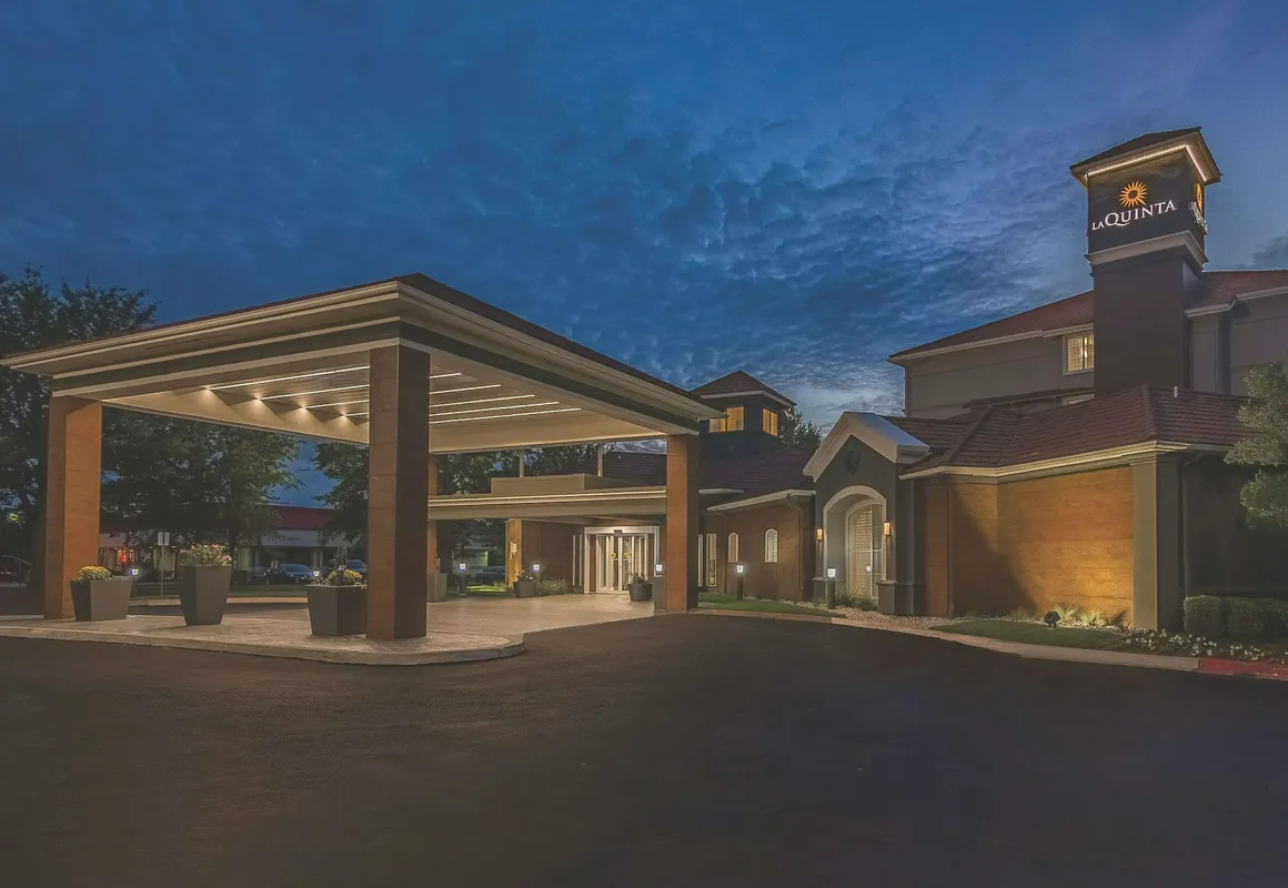 La Quinta Inn & Suites by Wyndham Oklahoma City Norman hotel hero