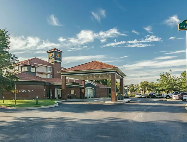 La Quinta Inn & Suites by Wyndham Oklahoma City Norman hotel detail image 2