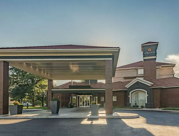 La Quinta Inn & Suites by Wyndham Oklahoma City Norman hotel detail image 3