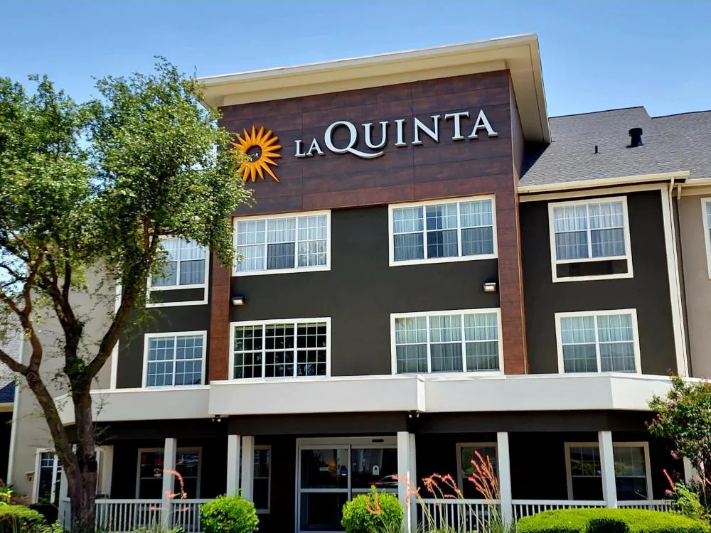 La Quinta Inn & Suites by Wyndham Rockwall hotel hero
