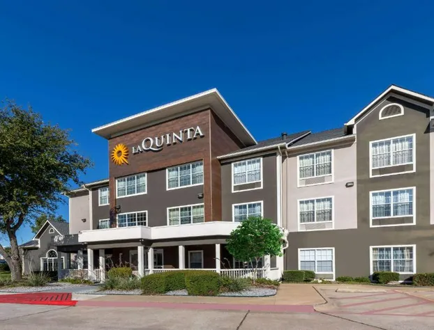 La Quinta Inn & Suites by Wyndham Rockwall hotel detail image 2