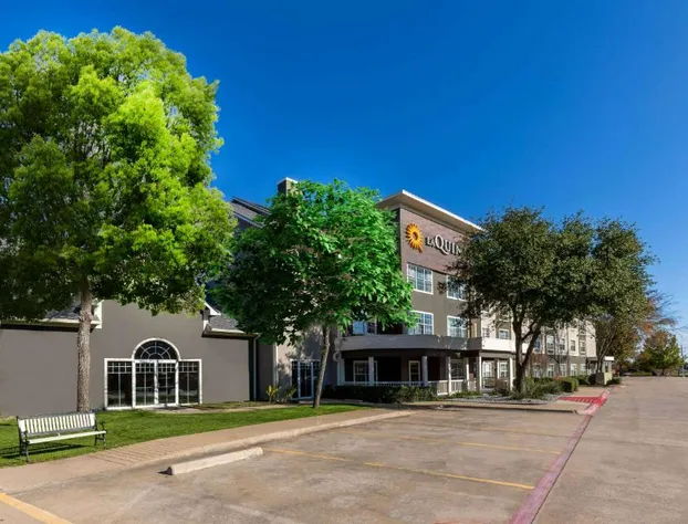 La Quinta Inn & Suites by Wyndham Rockwall hotel detail image 4