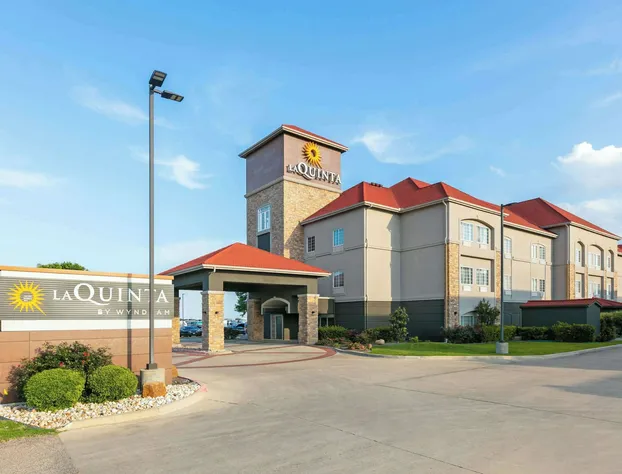 La Quinta Inn & Suites by Wyndham Belton - Temple South hotel detail image 1