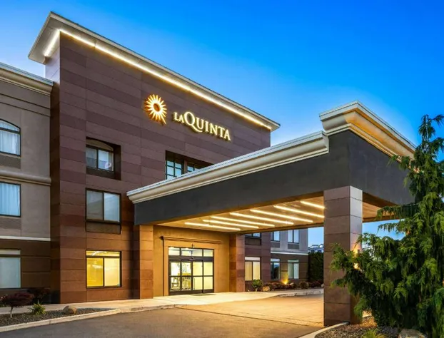 La Quinta Inn & Suites by Wyndham Kennewick hotel detail image 1