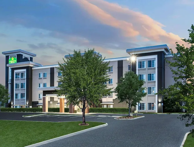 La Quinta Inn & Suites by Wyndham Columbus - Edinburgh hotel detail image 1