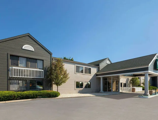 La Quinta Inn by Wyndham Sheboygan hotel detail image 1