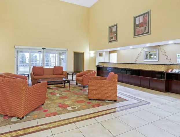 La Quinta Inn & Suites by Wyndham Stillwater-University Area hotel detail image 2