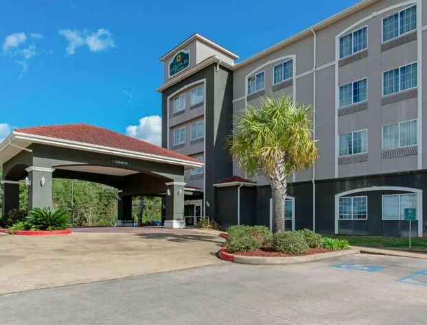 La Quinta Inn & Suites by Wyndham Leesville Ft. Polk hotel detail image 2