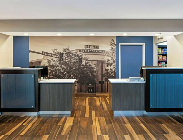 La Quinta Inn & Suites by Wyndham Atlanta South - Newnan hotel detail image 1