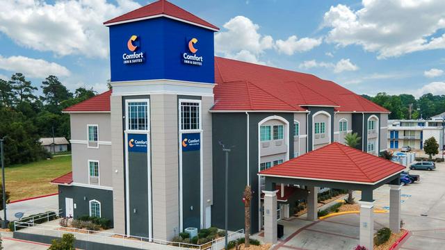 Comfort Inn & Suites hotel detail image 3