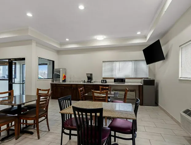 Red Lion Inn & Suites Caseyville hotel detail image 3