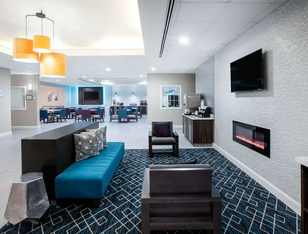 La Quinta Inn & Suites by Wyndham Lubbock North hotel detail image 4