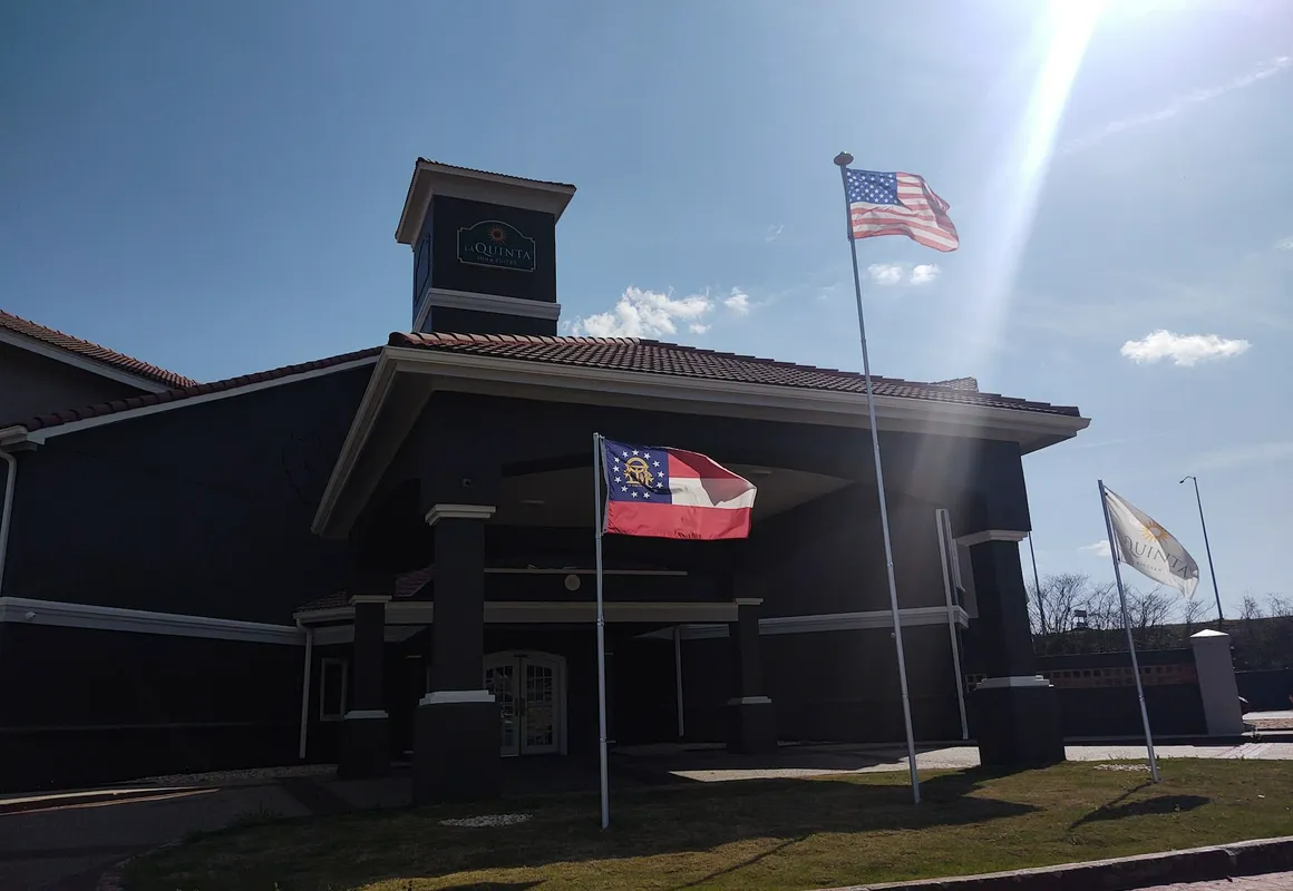 La Quinta Inn & Suites by Wyndham Macon hotel hero