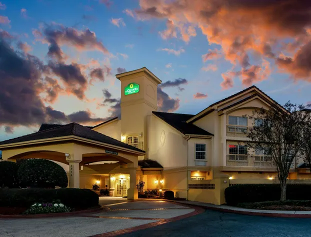 La Quinta Inn & Suites by Wyndham Macon hotel detail image 1