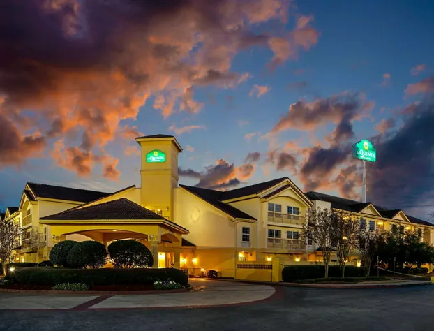 La Quinta Inn & Suites by Wyndham Macon hotel detail image 2