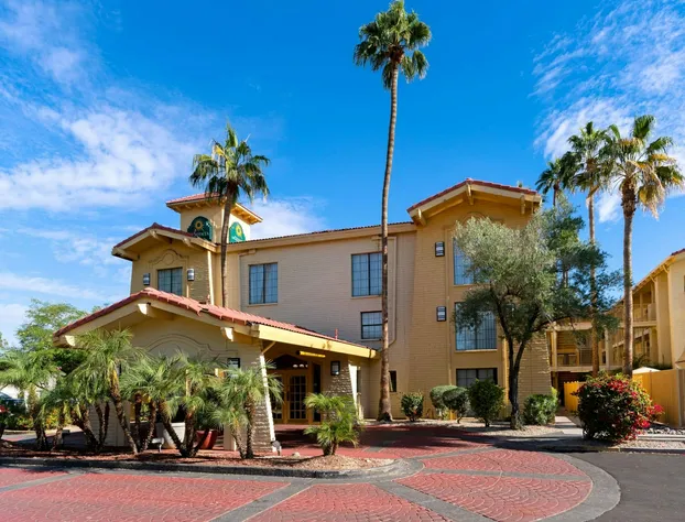 La Quinta Inn by Wyndham Phoenix Sky Harbor Airport hotel detail image 1