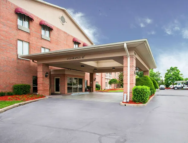 Quality Inn & Suites Germantown North hotel detail image 1