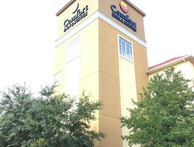 Comfort Inn & Suites Near Six Flags & Medical Center hotel detail image 2