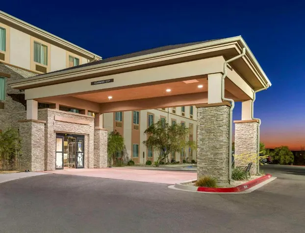 Sleep Inn & Suites Carlsbad Caverns Area hotel detail image 4