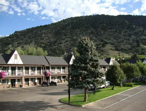 Silver Spruce Inn hotel detail image 2