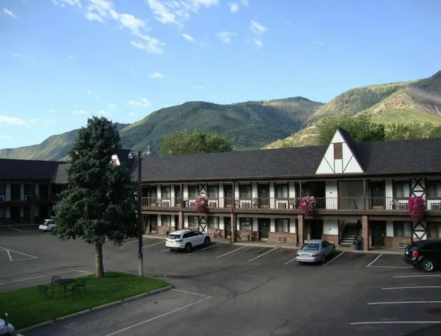 Silver Spruce Inn hotel detail image 2