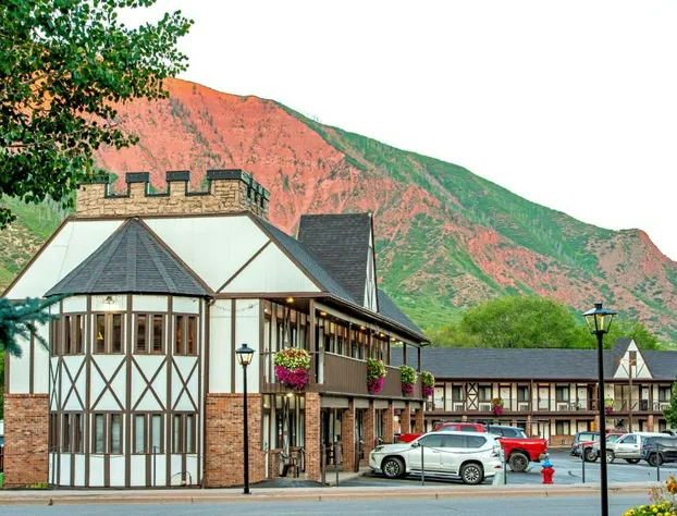 Silver Spruce Inn hotel detail image 3